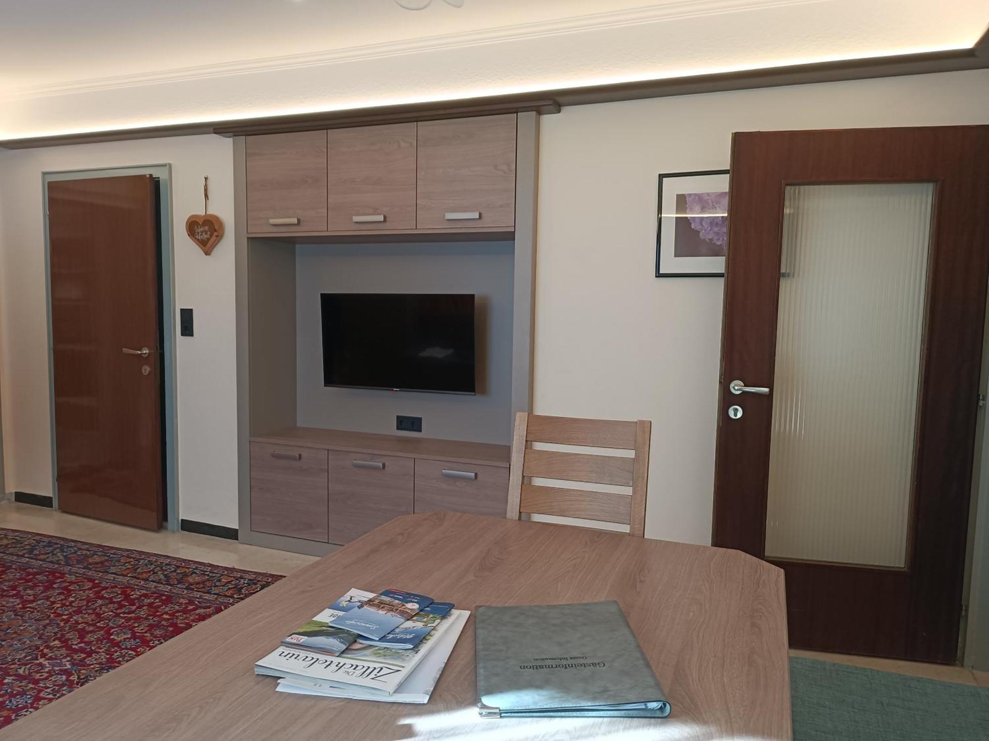 Ferienwohnungen Annelies Tux Ngoại thất bức ảnh